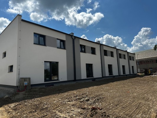 ŘADOVÉ DOMY BLOK A pohled ze zadu