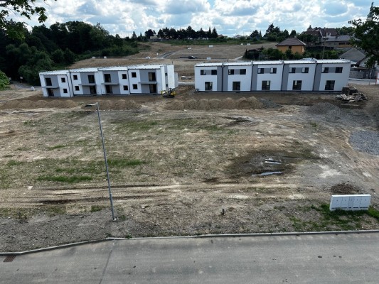 celkový pohled ze sadu